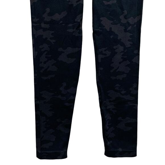 NWT! SPANX 'Look At Me Now' Black Camo Leggings Womens - Picture 5 of 12